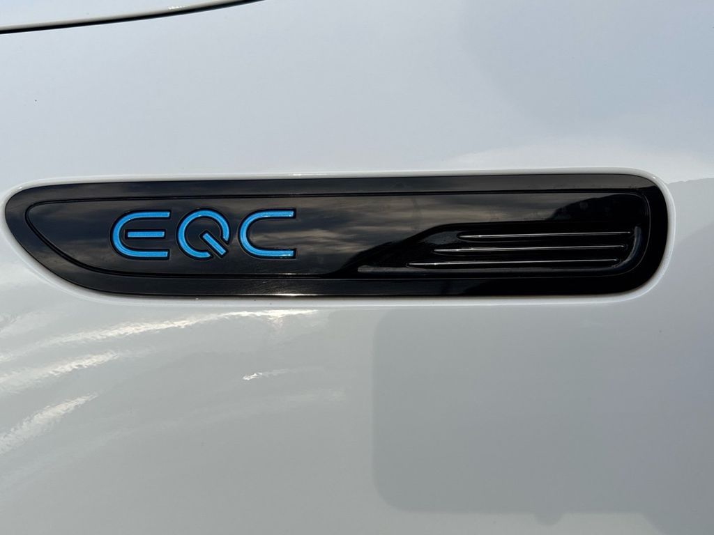 Mercedes-Benz EQC 2021