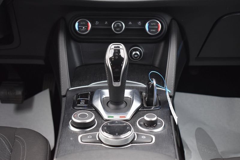 Alfa Romeo Stelvio 2021