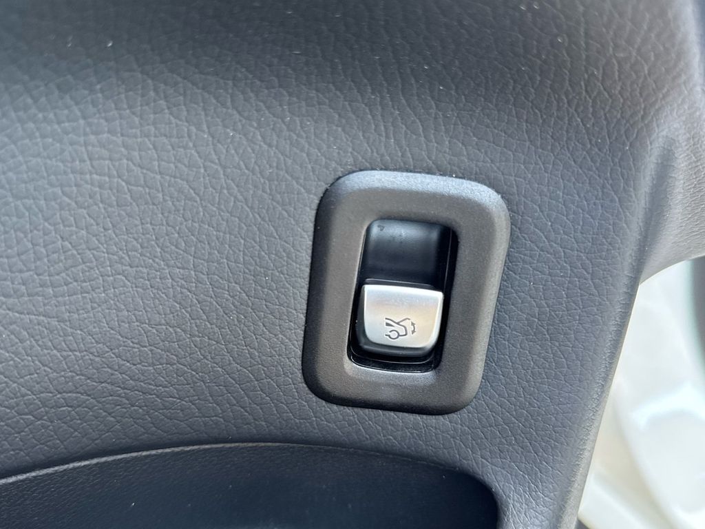 Mercedes-Benz EQC 2021