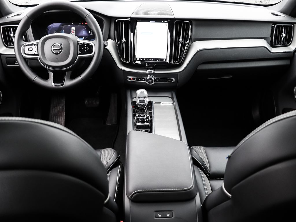 Volvo XC60 2025