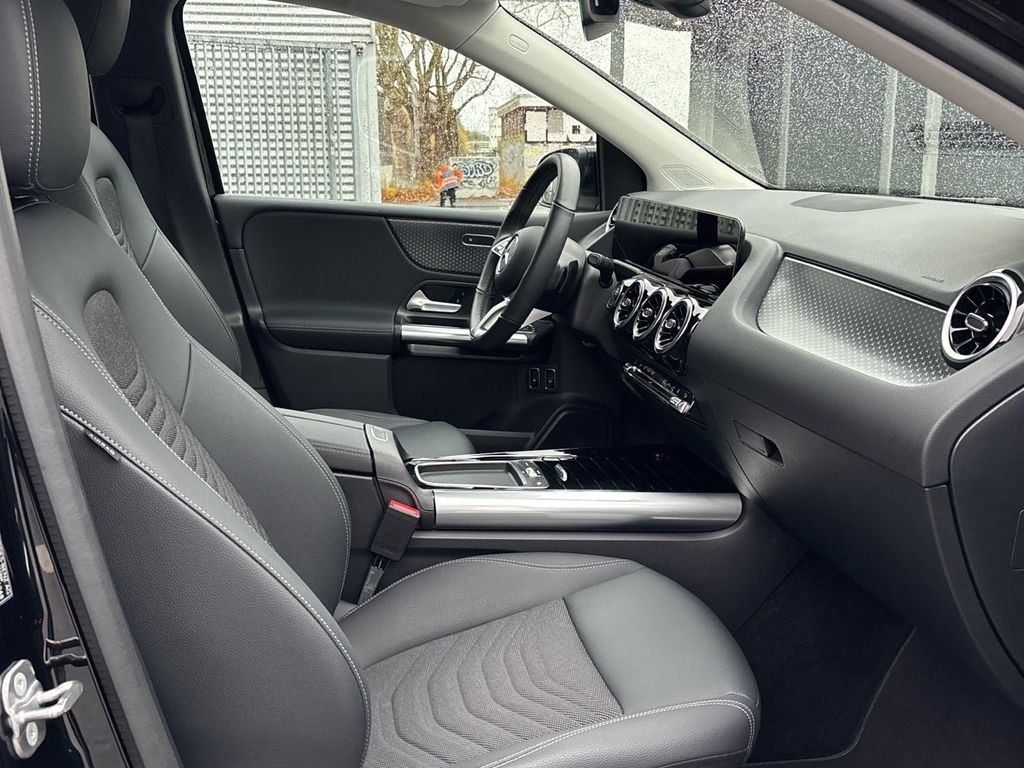 Mercedes-Benz B 250 2025