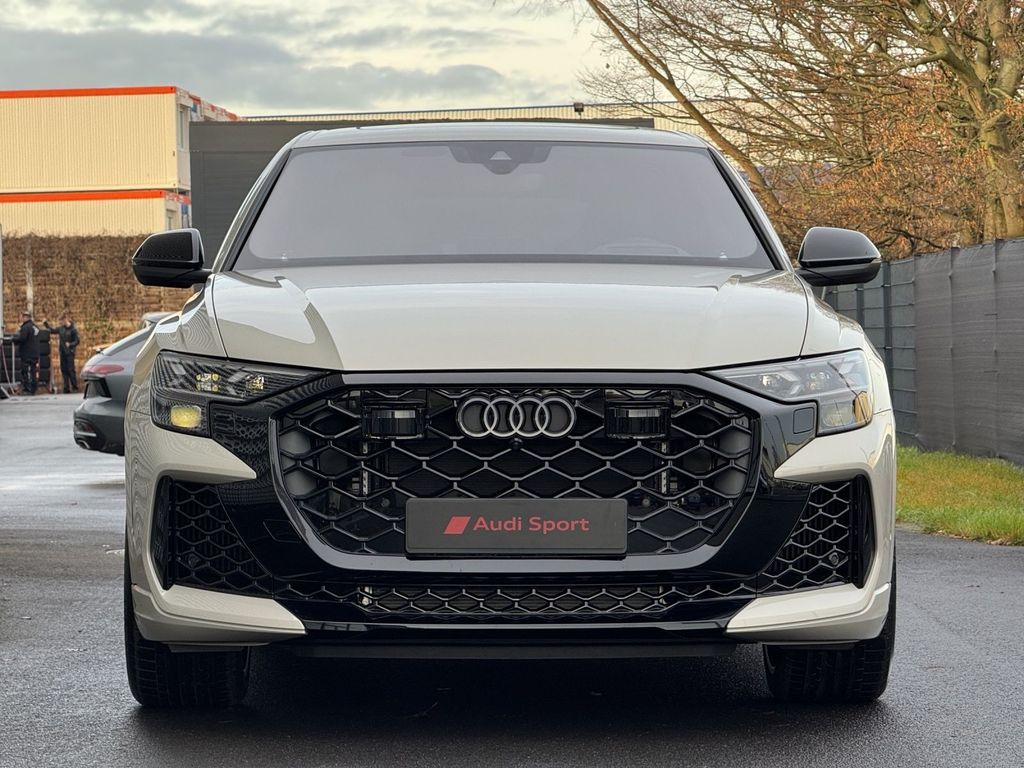 Audi RSQ8