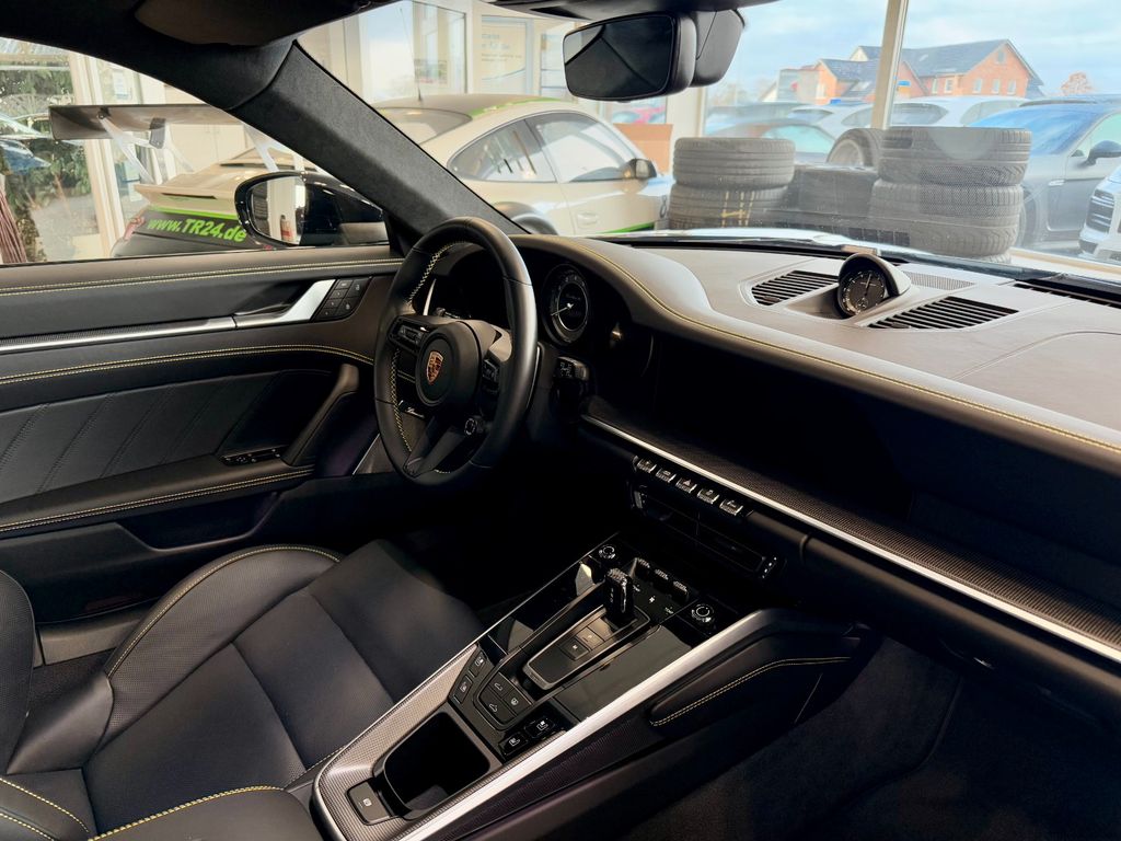 Porsche 992 2023