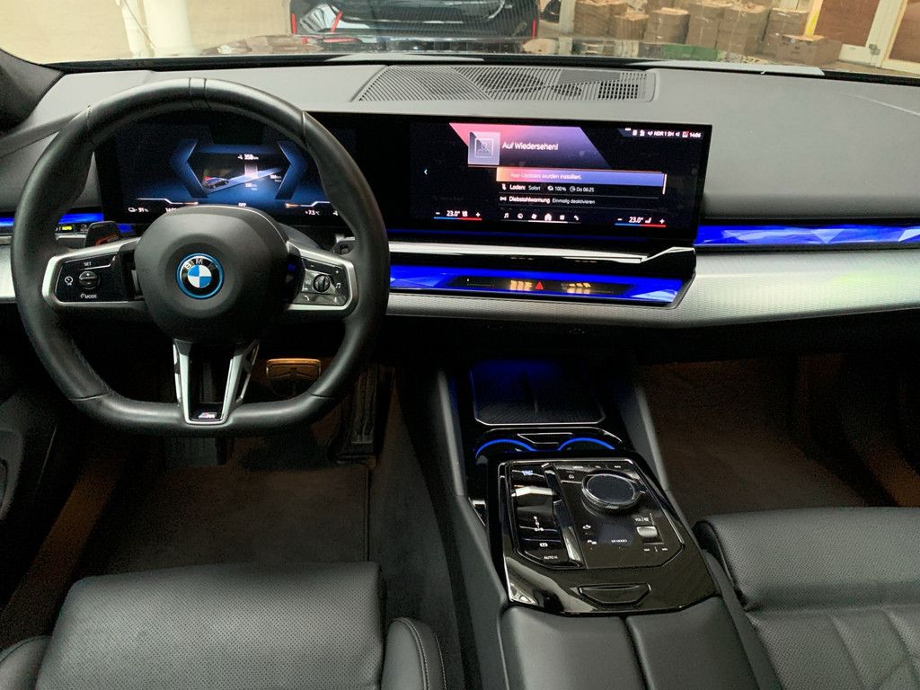 BMW i5 2024