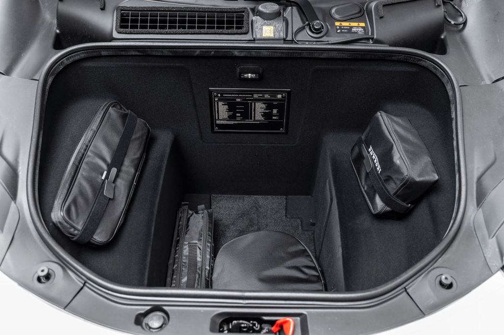 Ferrari 296 GTB 2023