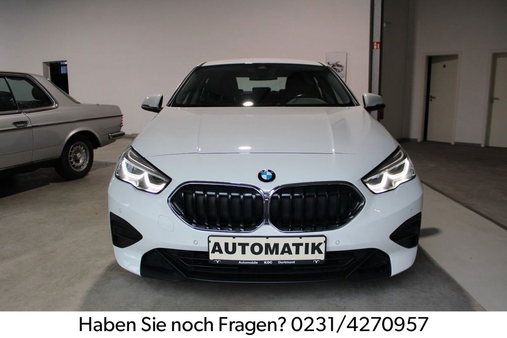 BMW 216 2022