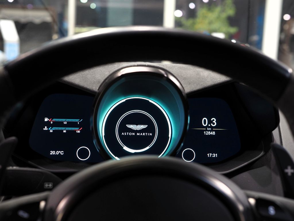 Aston Martin V8 Vantage 2023