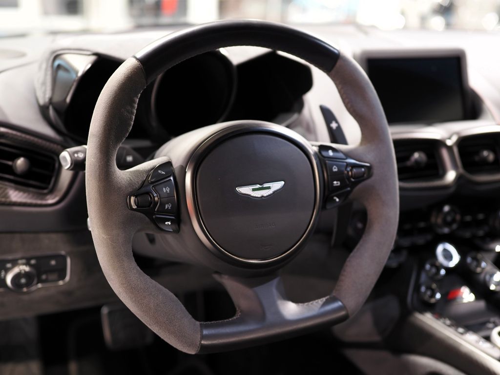 Aston Martin V8 Vantage 2023
