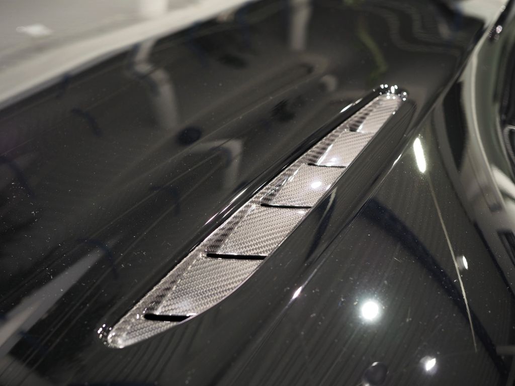 Aston Martin V8 Vantage 2023