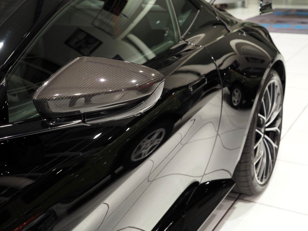 Aston Martin V8 Vantage 2023