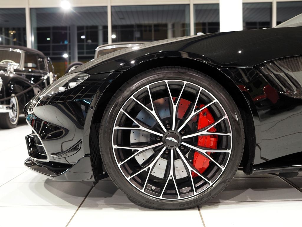 Aston Martin V8 Vantage 2023