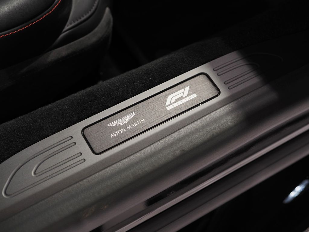 Aston Martin V8 Vantage 2023