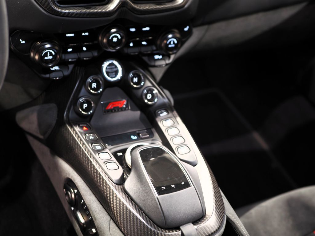 Aston Martin V8 Vantage 2023