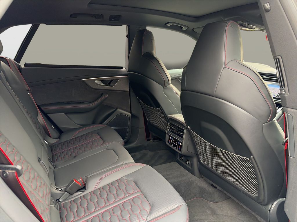 Audi RSQ8 2024
