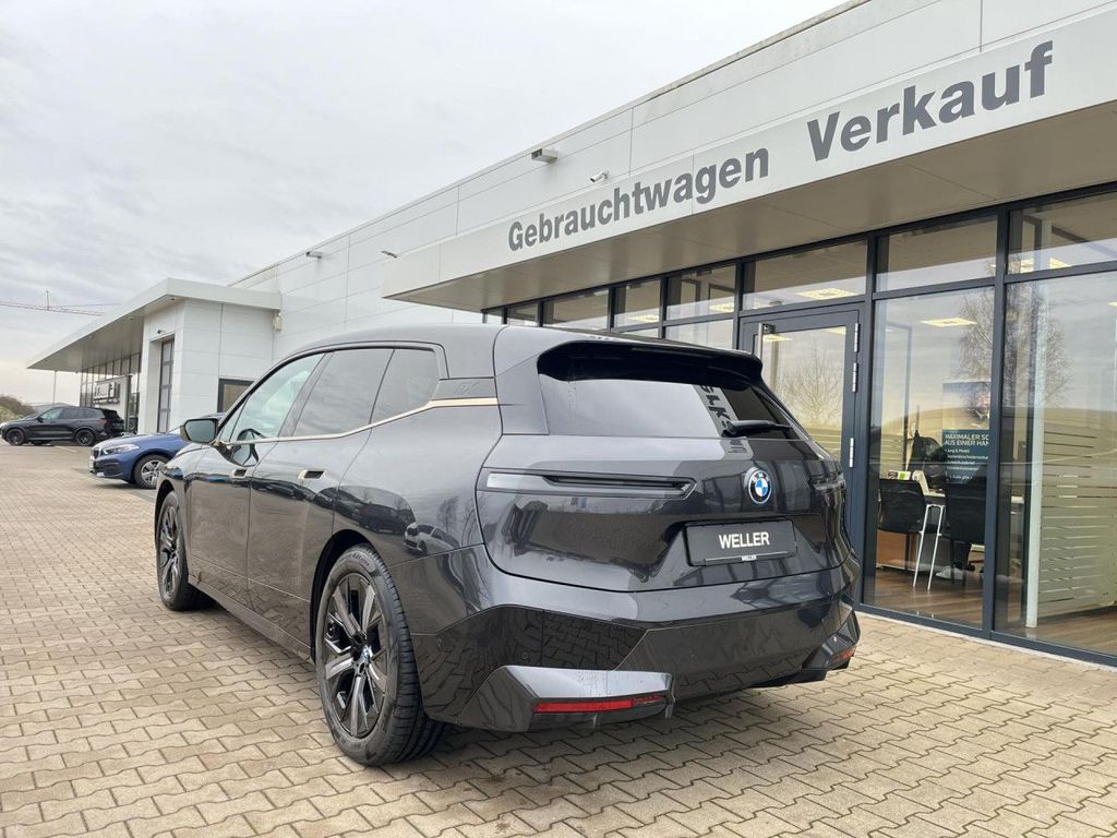 BMW iX 2022