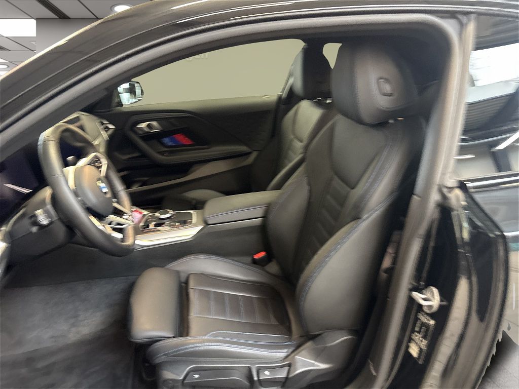 BMW 220 2025