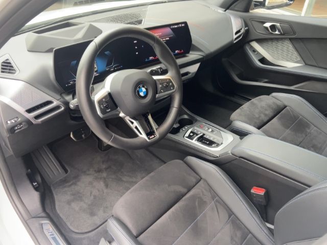 BMW 118 2025