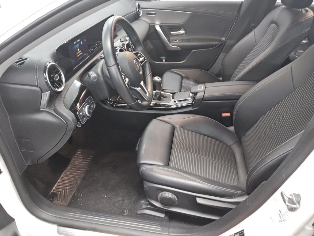 Mercedes-Benz CLA 200 2021