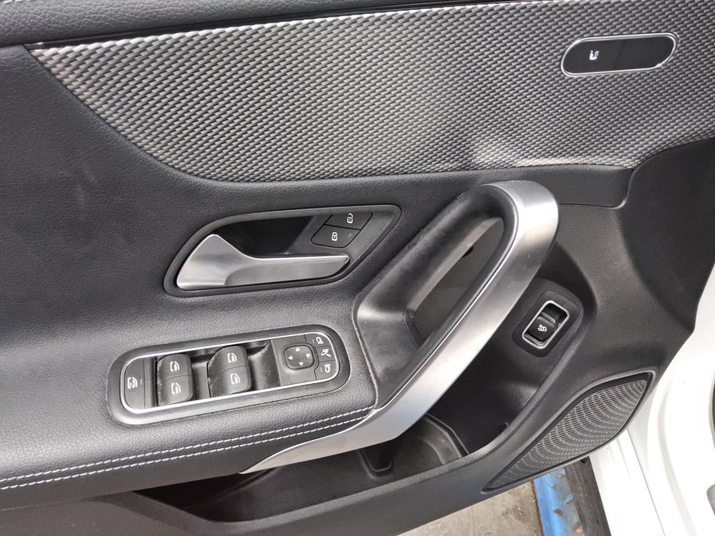 Mercedes-Benz CLA 200 2021