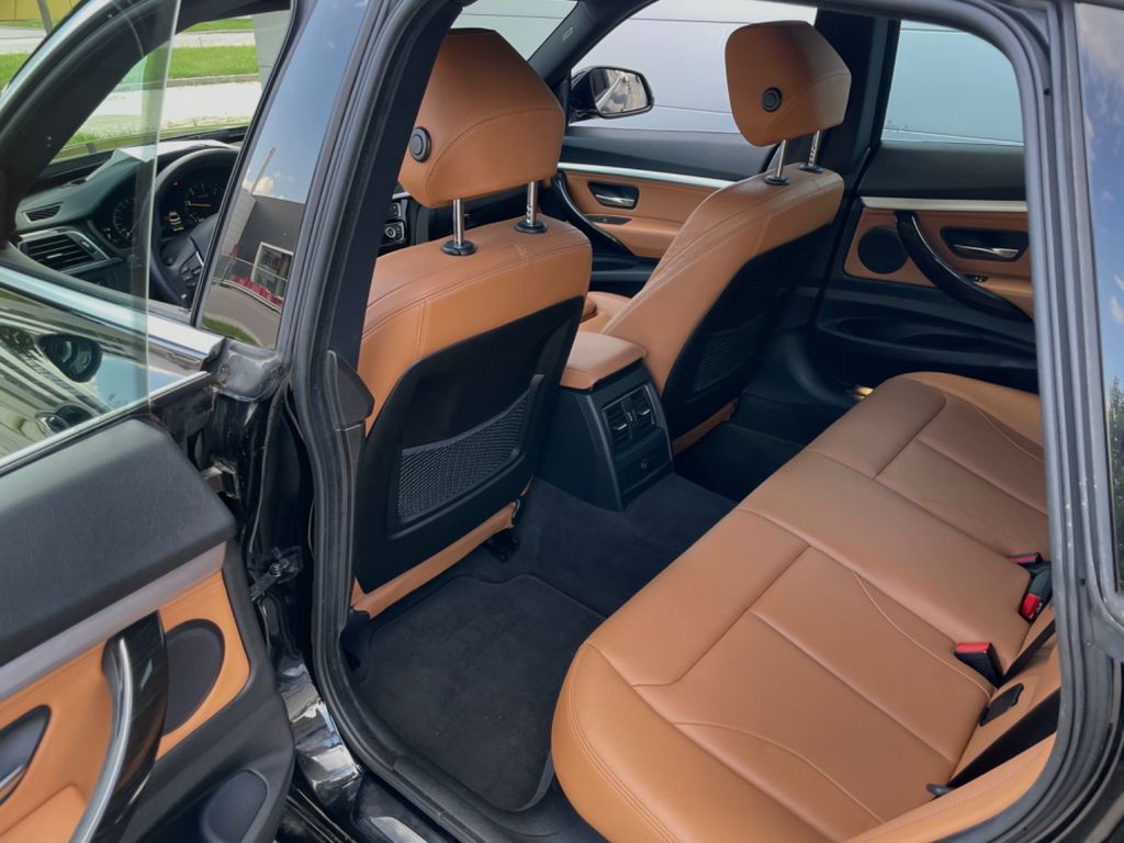 BMW 318 Gran Turismo 2018