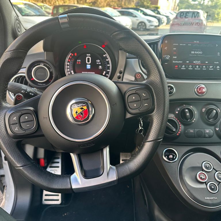 Abarth 595 2022