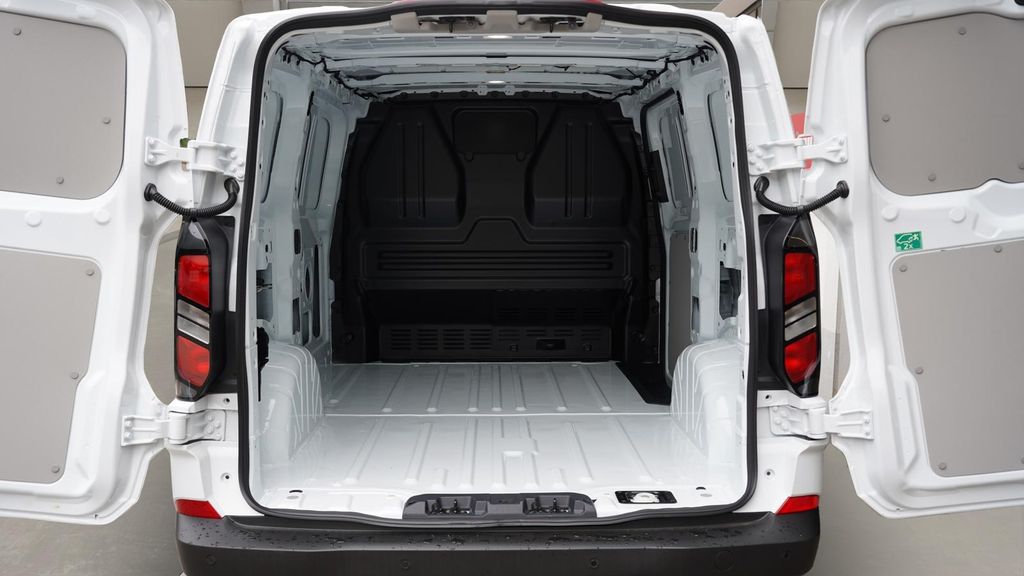 Ford Tourneo Custom 2025