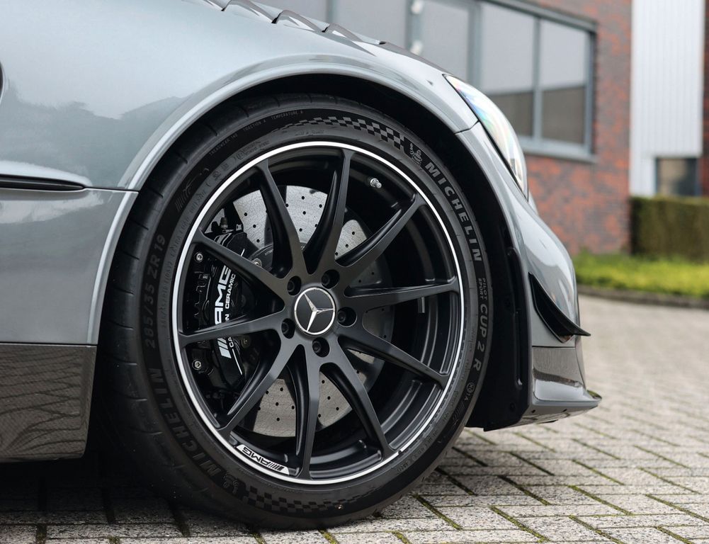 Mercedes-Benz AMG GT 2024