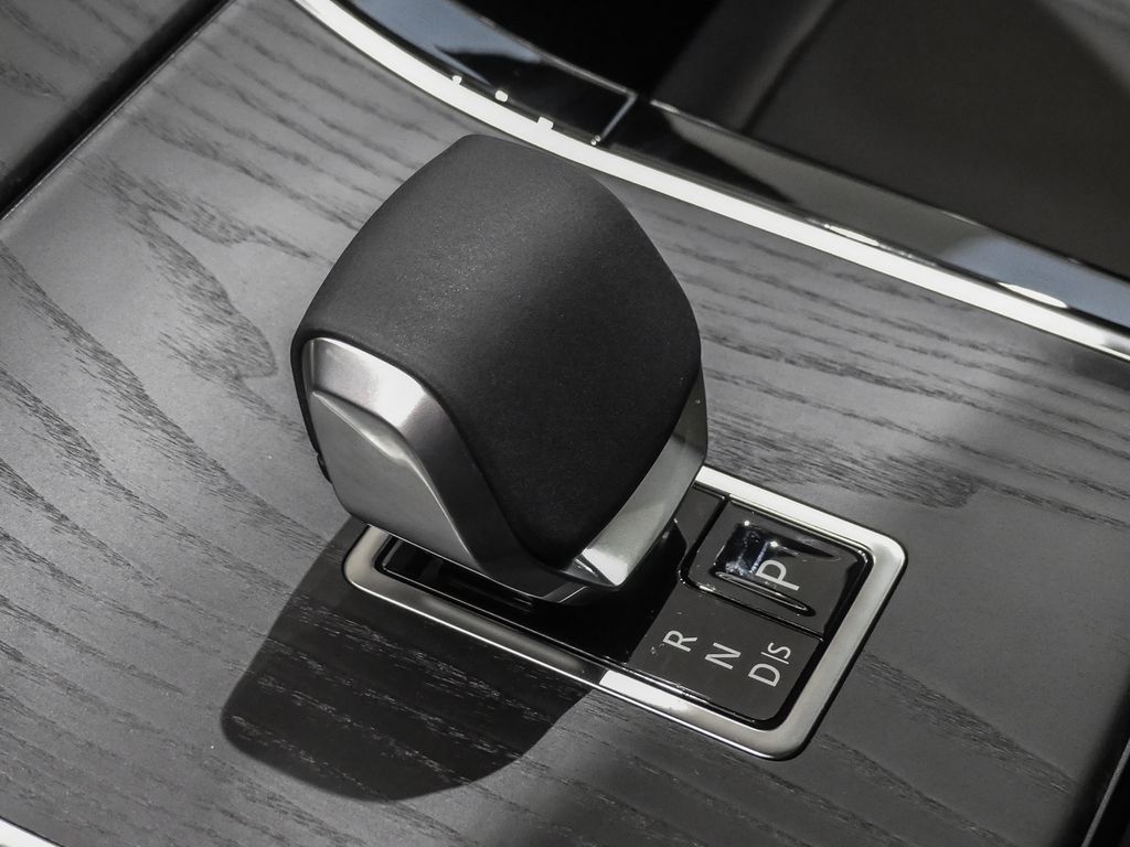 Land Rover Range Rover Velar 2025