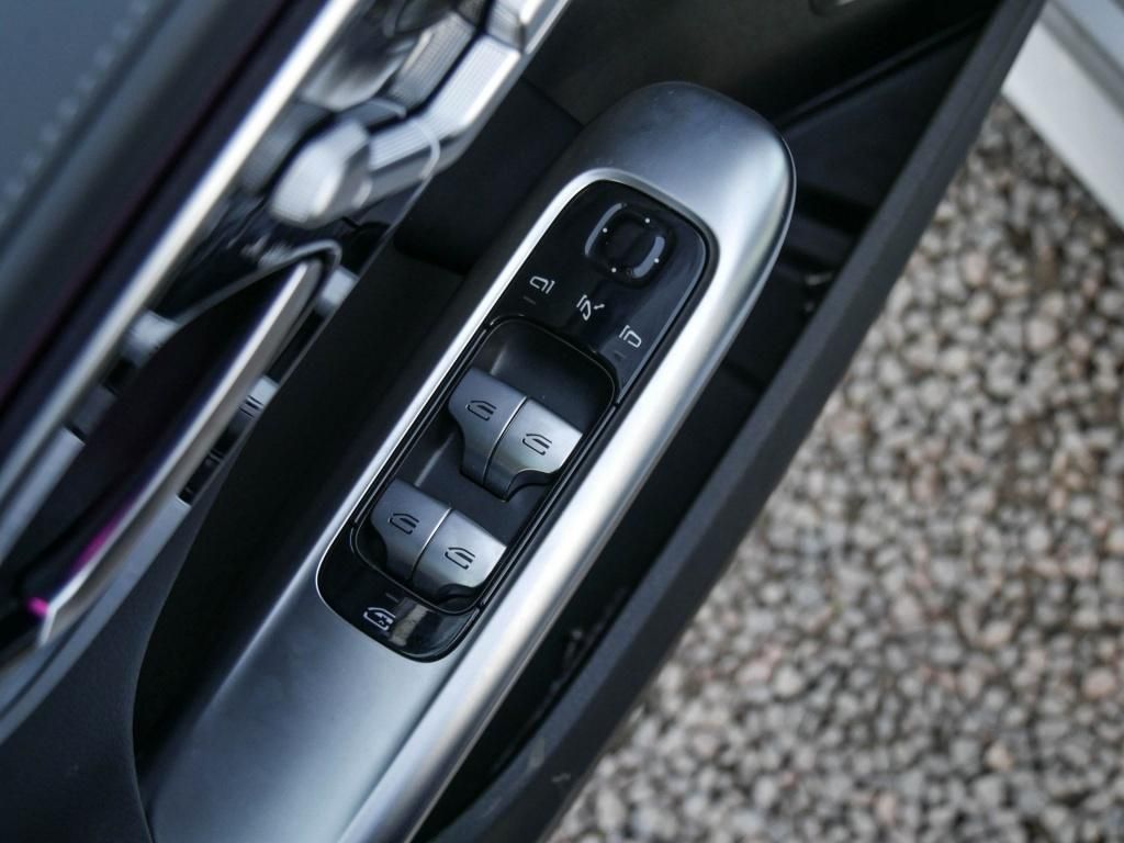 Mercedes-Benz C 220 2025