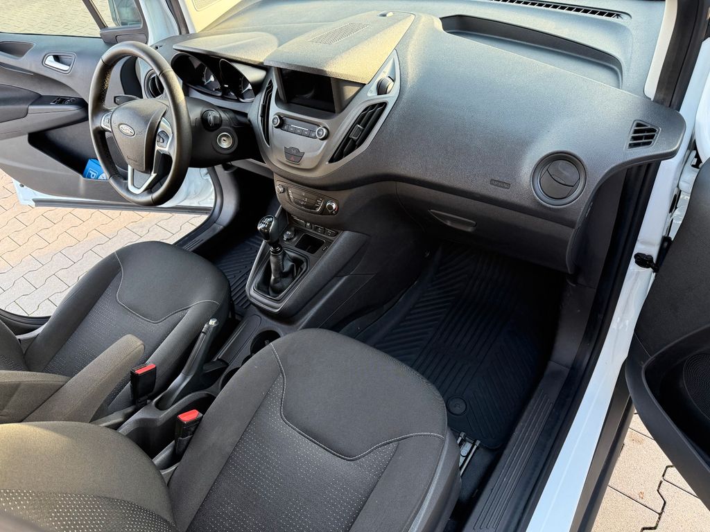 Ford Transit Courier 2021