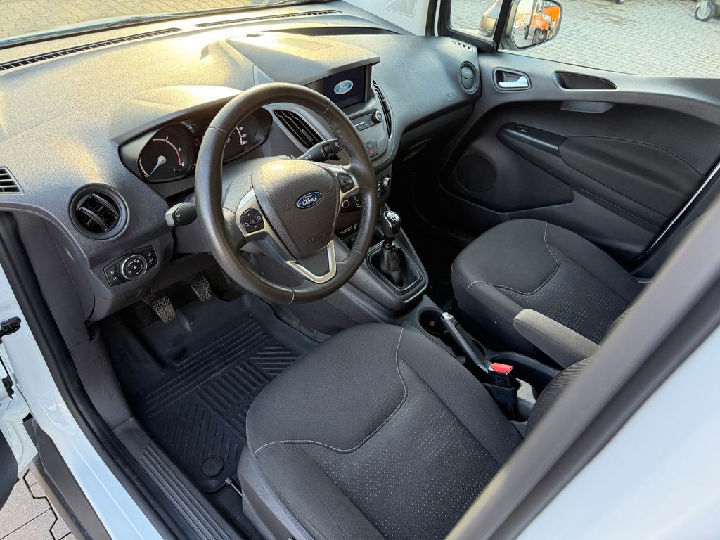 Ford Transit Courier 2021