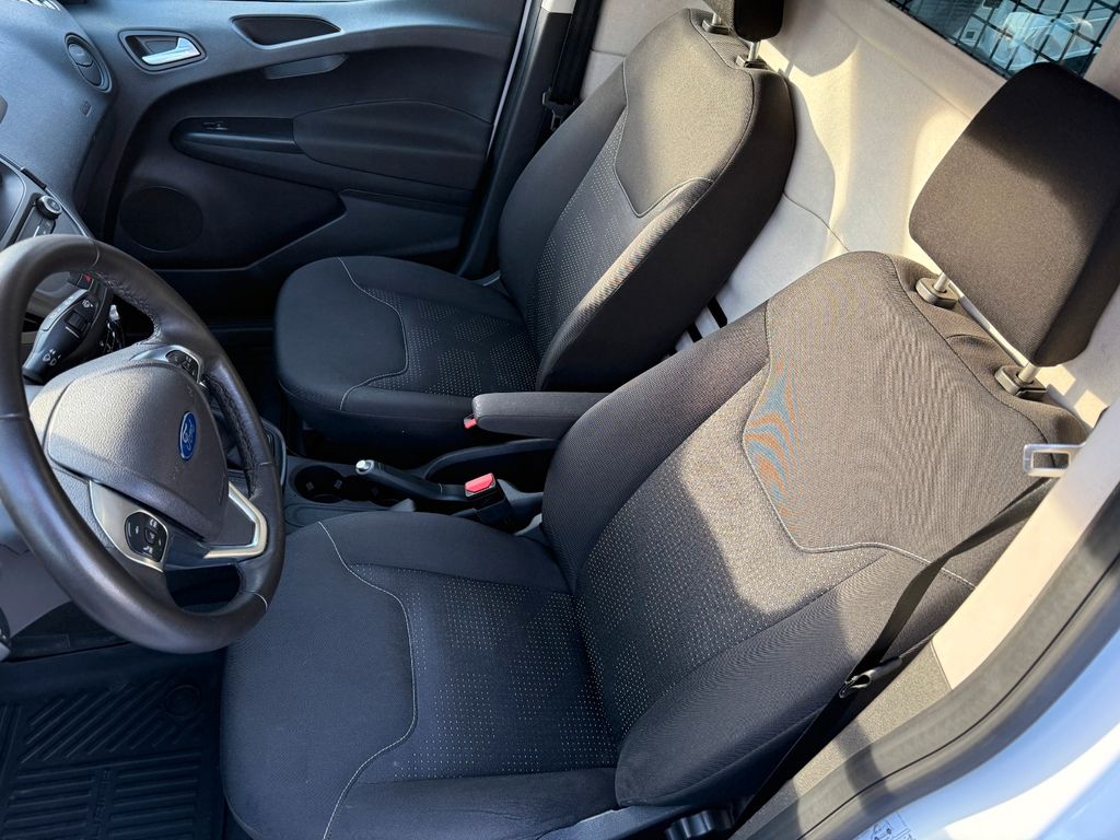 Ford Transit Courier 2021