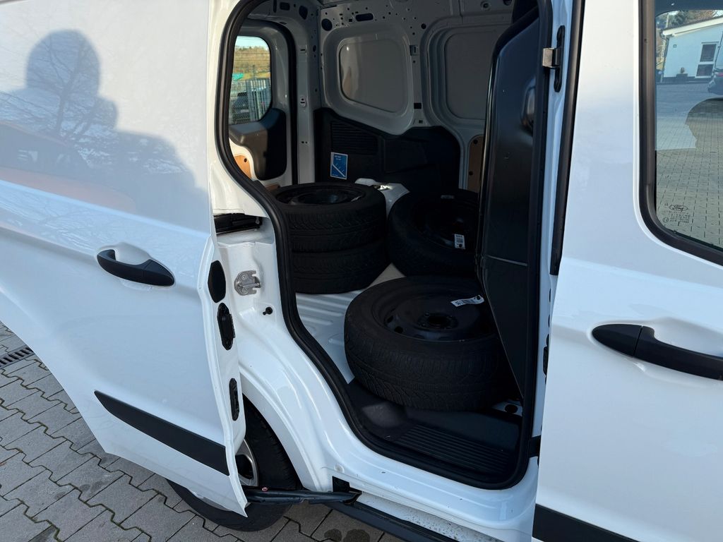Ford Transit Courier 2021