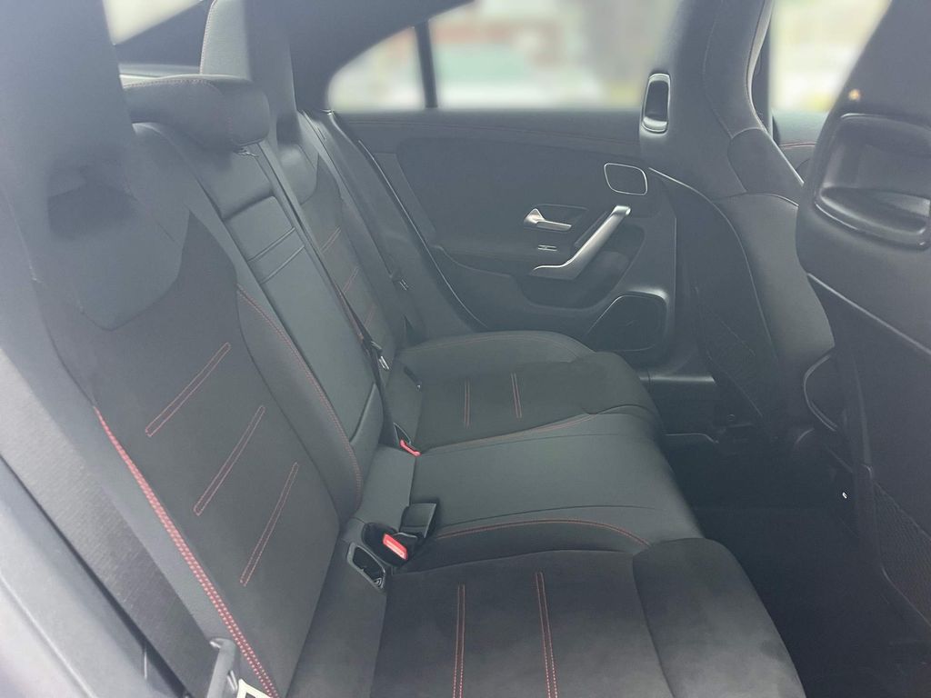 Mercedes-Benz CLA 200 2025