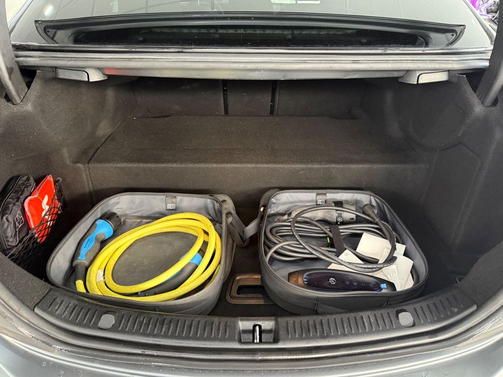 Mercedes-Benz E 300 2023