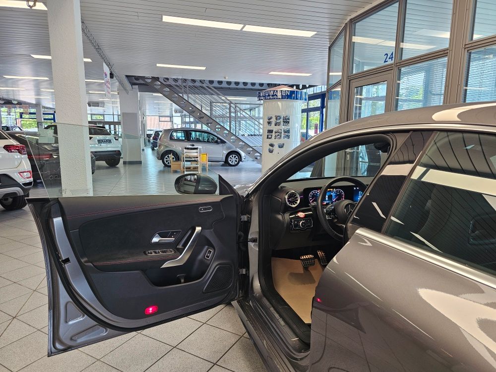 Mercedes-Benz CLA 200 2024