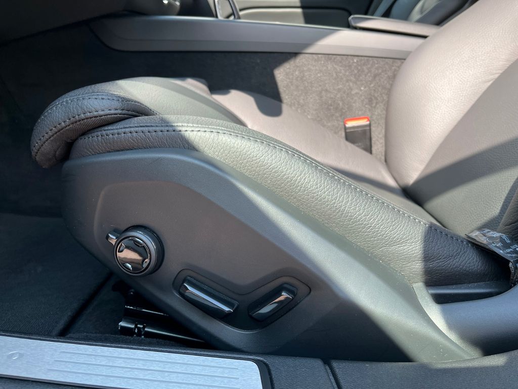 Volvo V60 Cross Country 2024