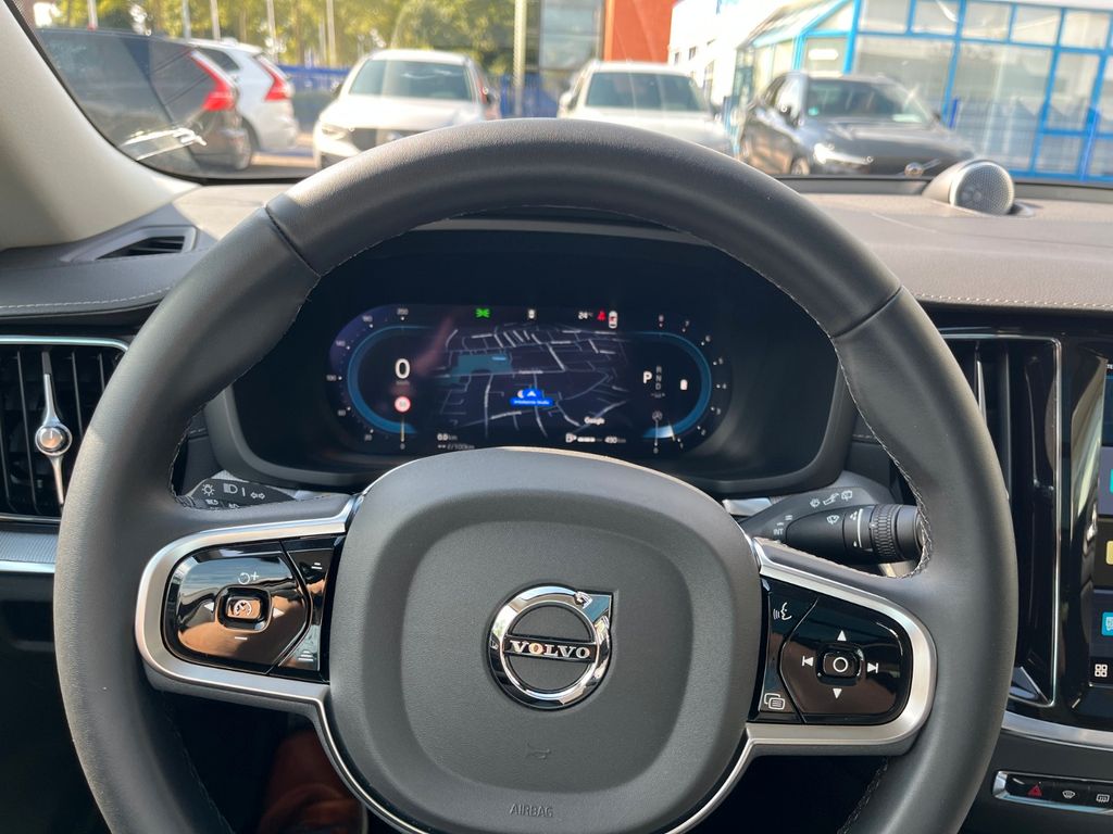 Volvo V60 Cross Country 2024