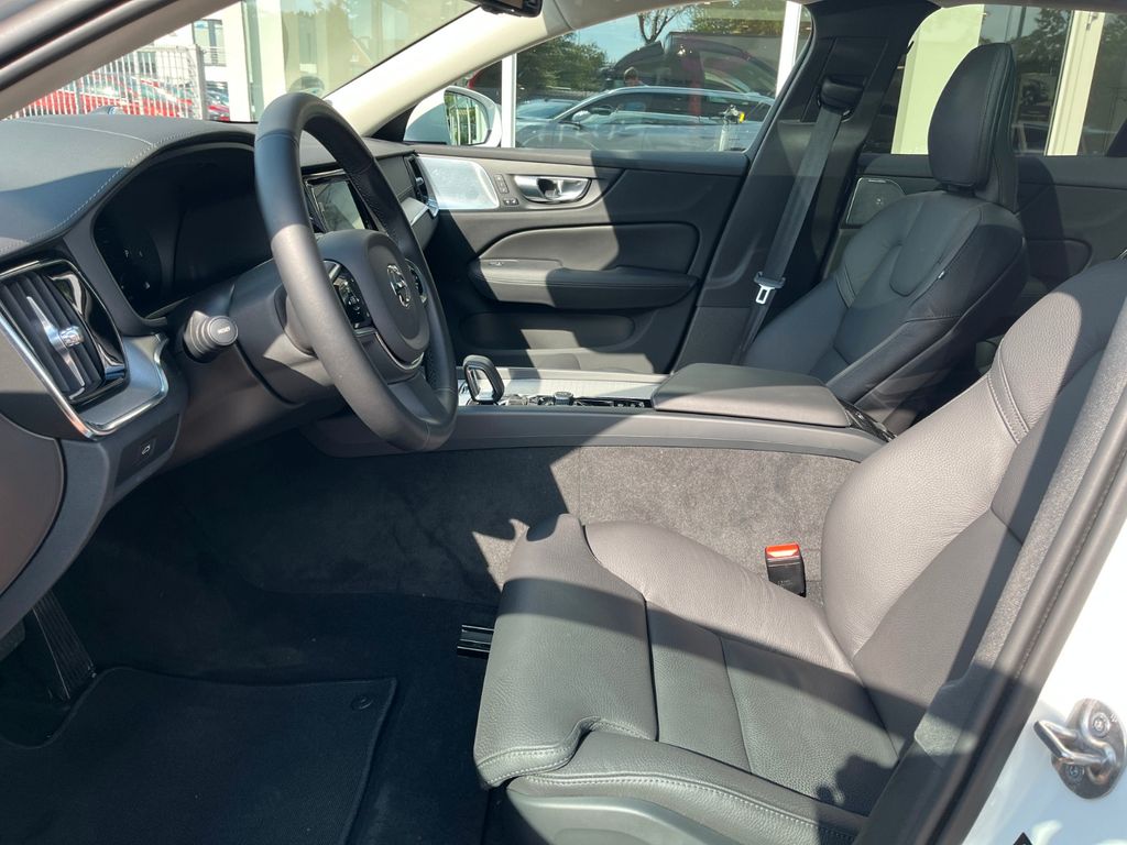 Volvo V60 Cross Country 2024