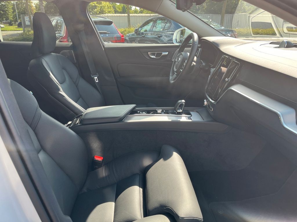 Volvo V60 Cross Country 2024