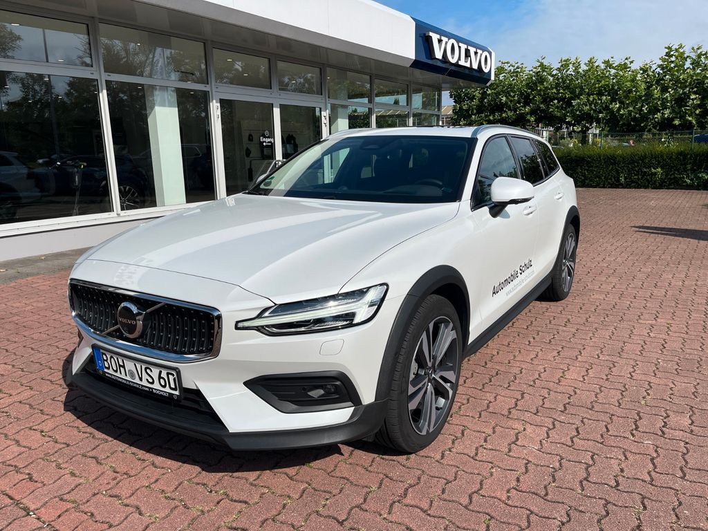 Volvo V60 Cross Country 2024