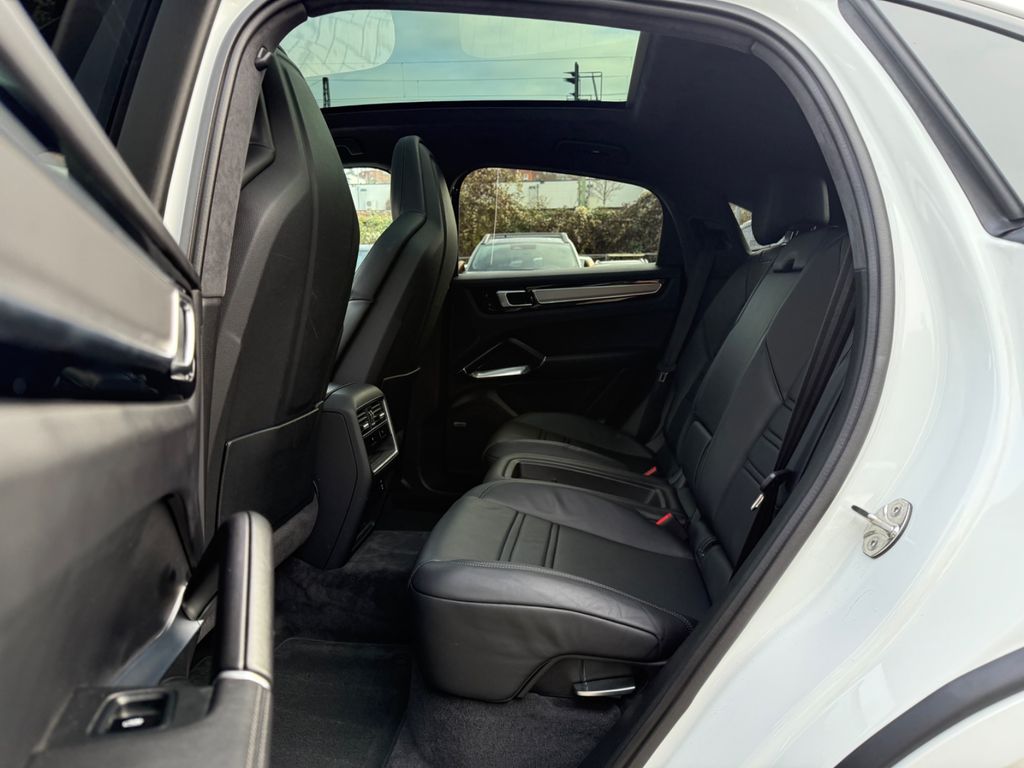 Porsche Cayenne 2021