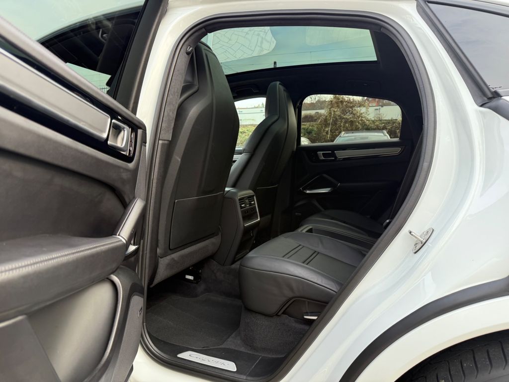 Porsche Cayenne 2021