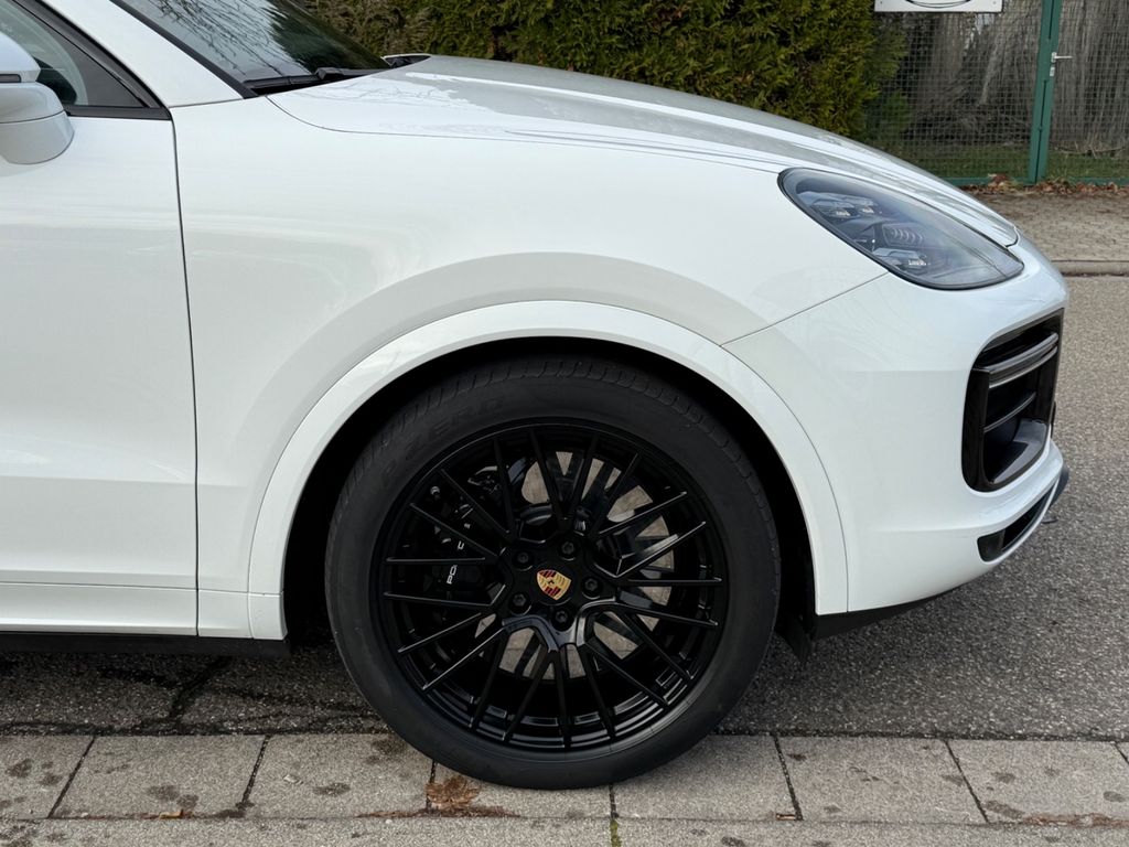 Porsche Cayenne 2021