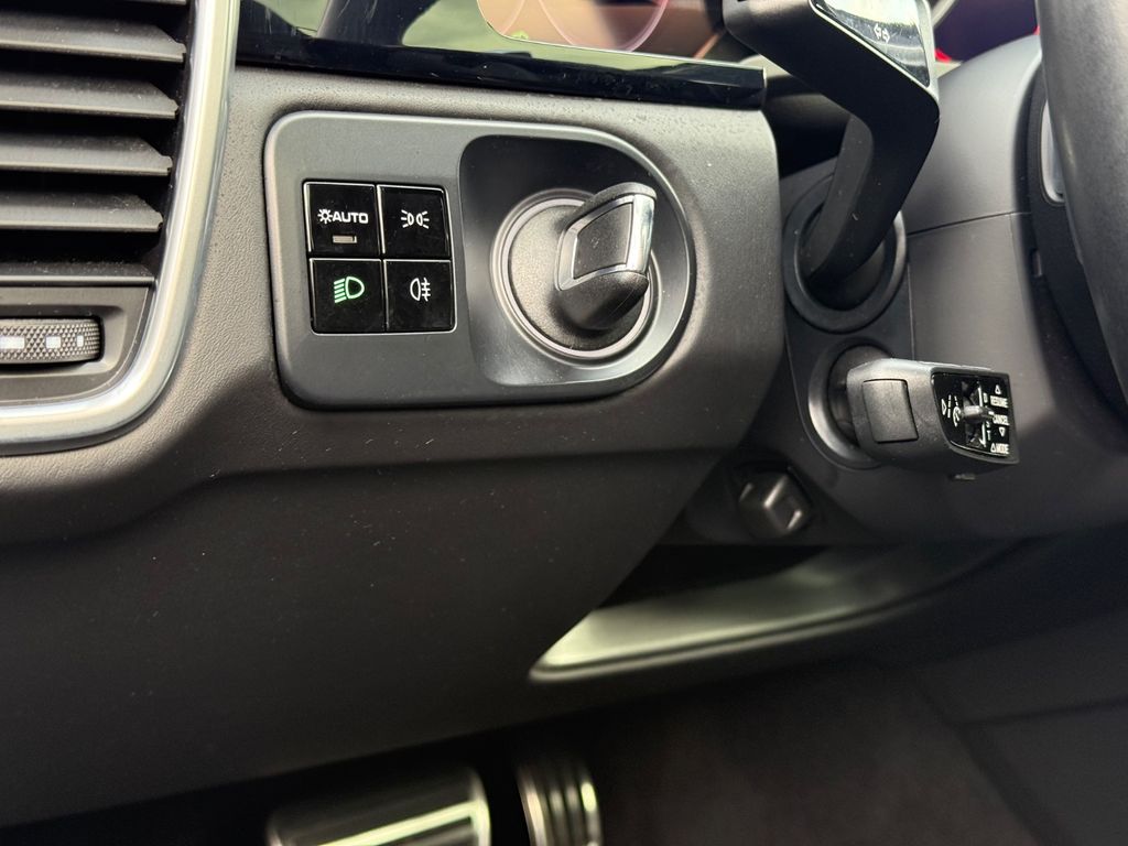 Porsche Cayenne 2021