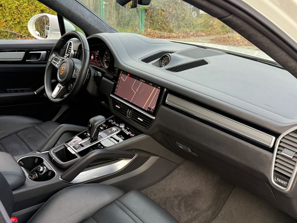 Porsche Cayenne 2021