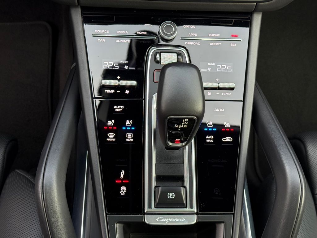 Porsche Cayenne 2021