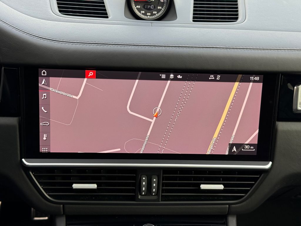 Porsche Cayenne 2021