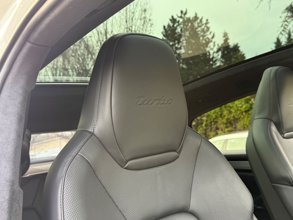 Porsche Cayenne 2021