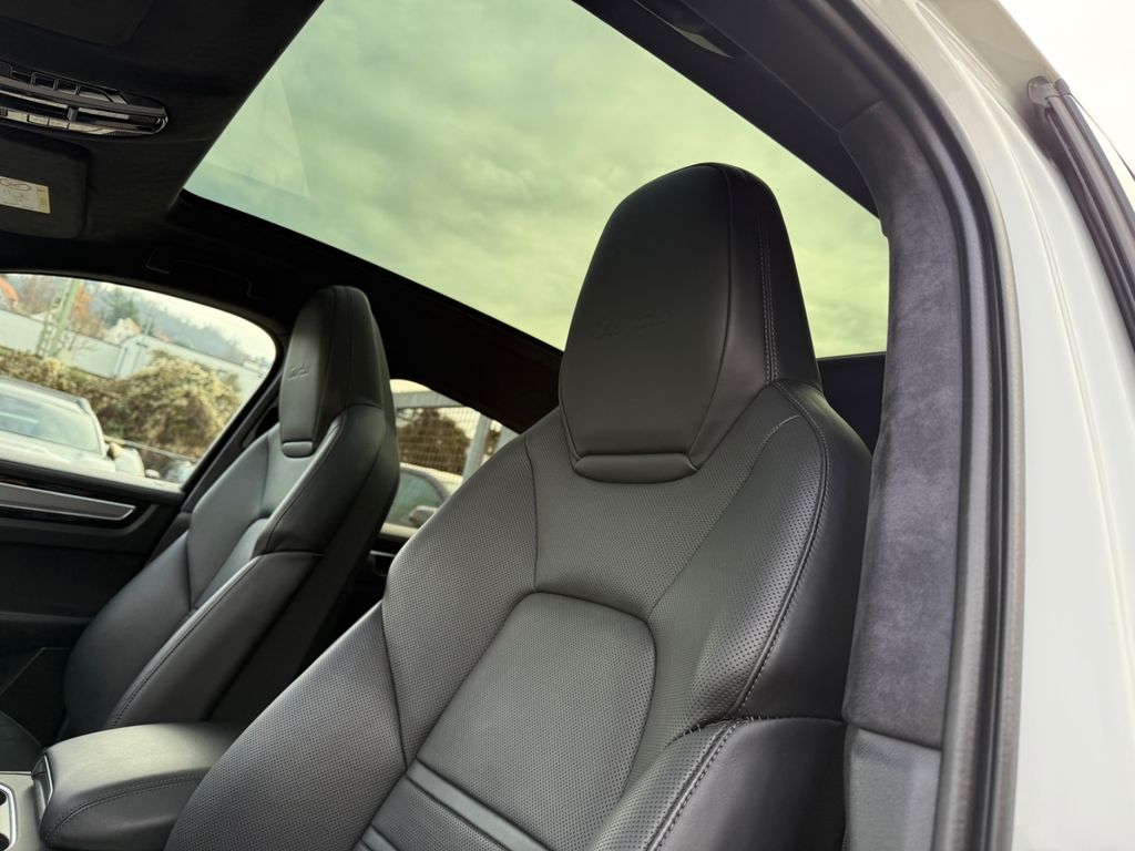 Porsche Cayenne 2021